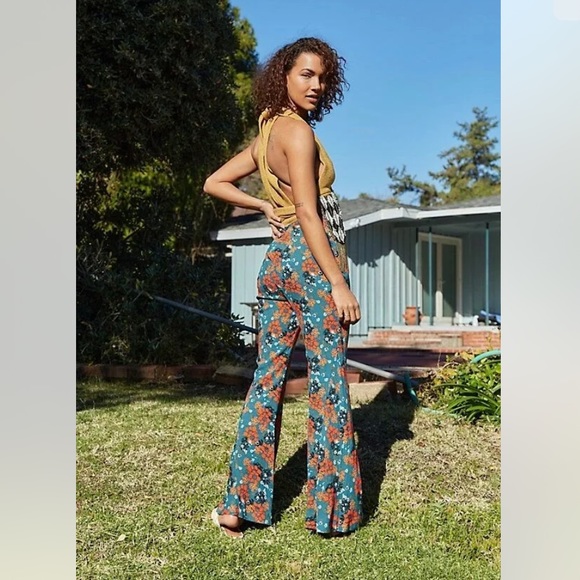 SOLD ✨FREE PEOPLE Cant Take My Eyes Off You Floral Pants - Picture 1 of 10